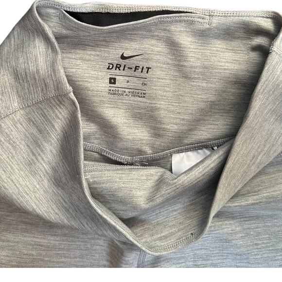 Nike Women’s Core One 7" Shorts light Gray Small Activewear Pull On bike shorts - Picture 4 of 6